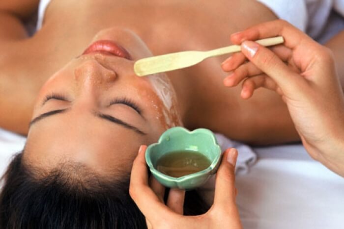 trị tàn nhang bằng mật ong nguyên chất